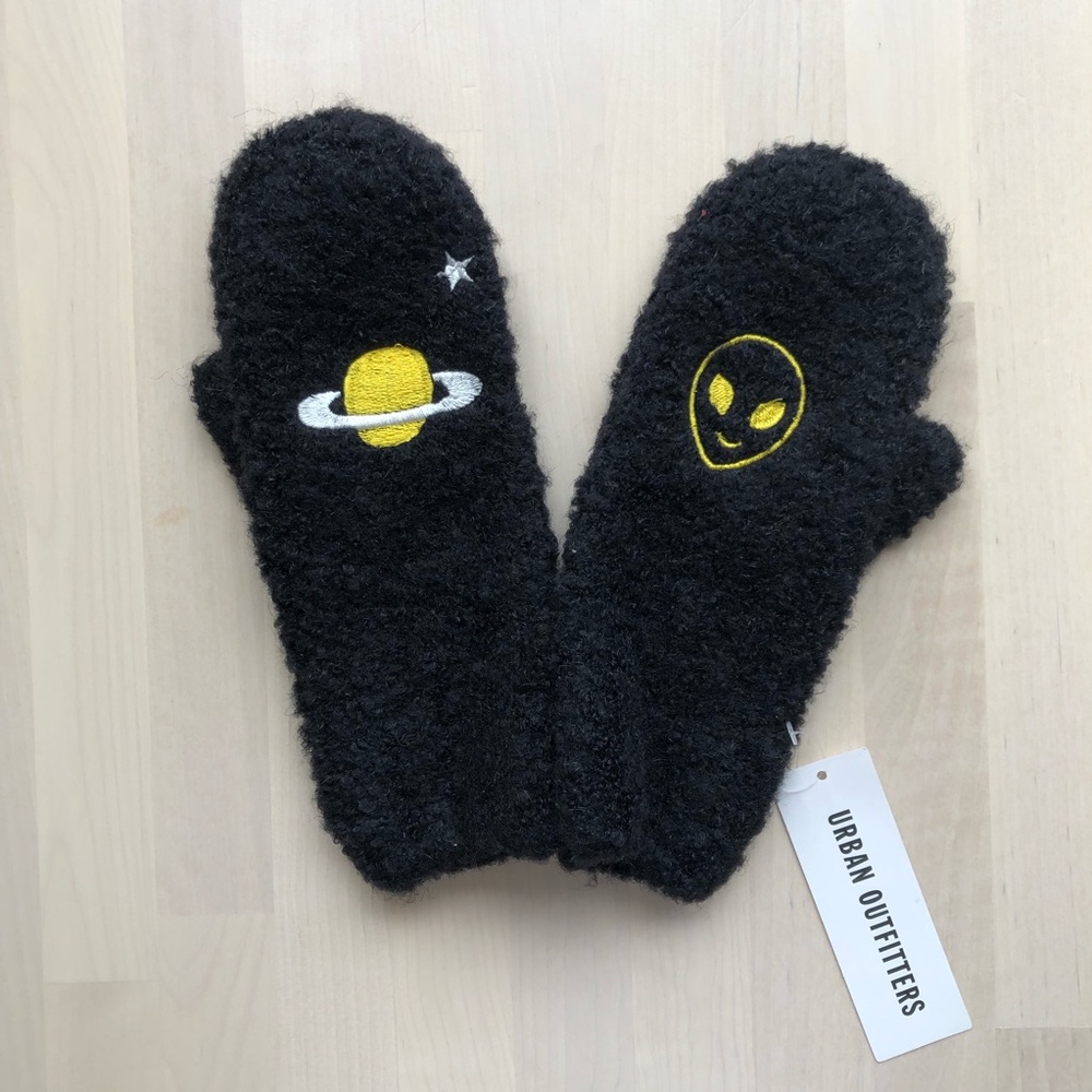Urban Outfitters Alien Saturn Planet Mittens